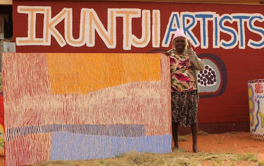 Ikuntji Artists, Tourist attractions in Haasts Bluff