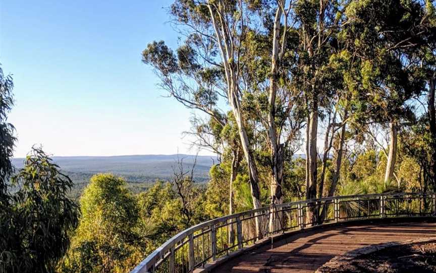 Mt Dale Lookout, Tourist attractions in Flynn