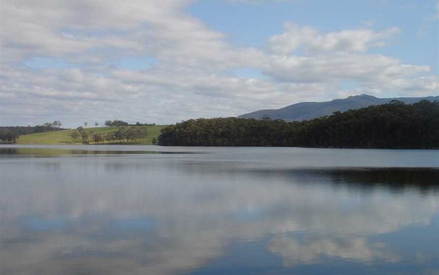Kayaking Corunna Lake, Corunna, NSW