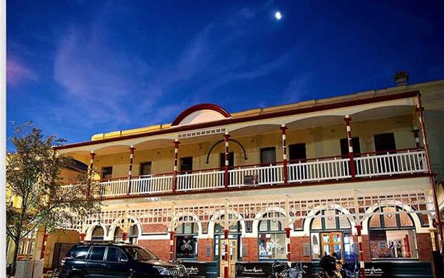 White Star Hotel, Food & Drink in Albany-town