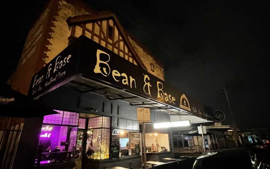 Bean & Base Cafe Bar Woodfired Pizza, Rippleside, VIC