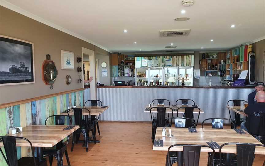 Wings and Fins - Seafood Restaurant, Bar & Bistro, Tooradin, VIC