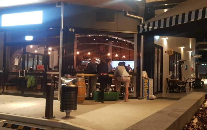 Hitching Post Bar + Grill, Pullenvale, QLD
