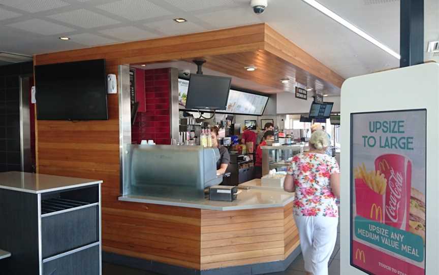 McDonald's, The Gap, QLD