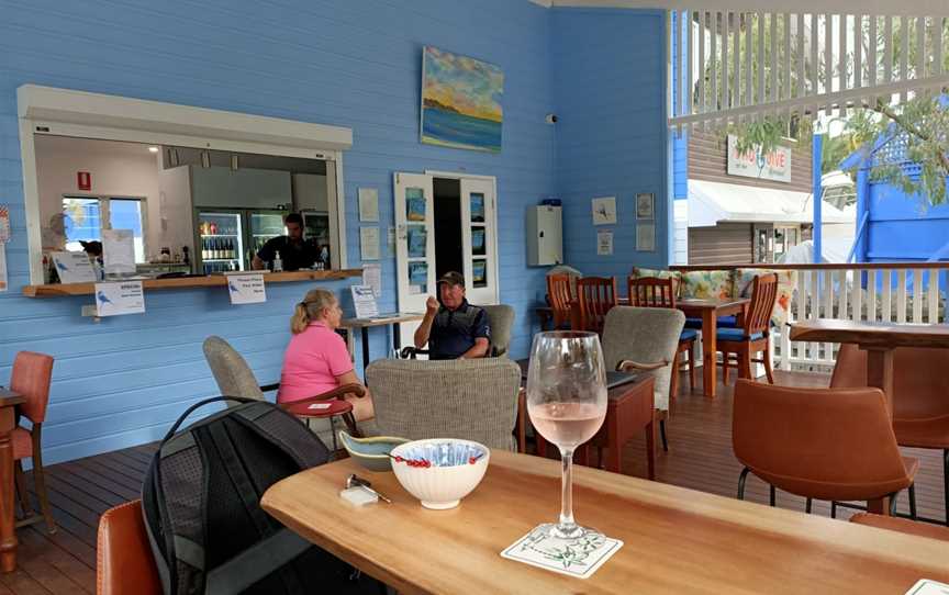 Smugglers wine bar, Nelly Bay, QLD