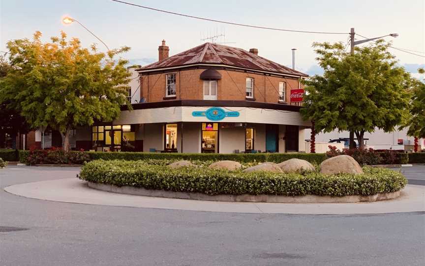 Boorowa’s Roundabout Family Cafe, Boorowa, NSW