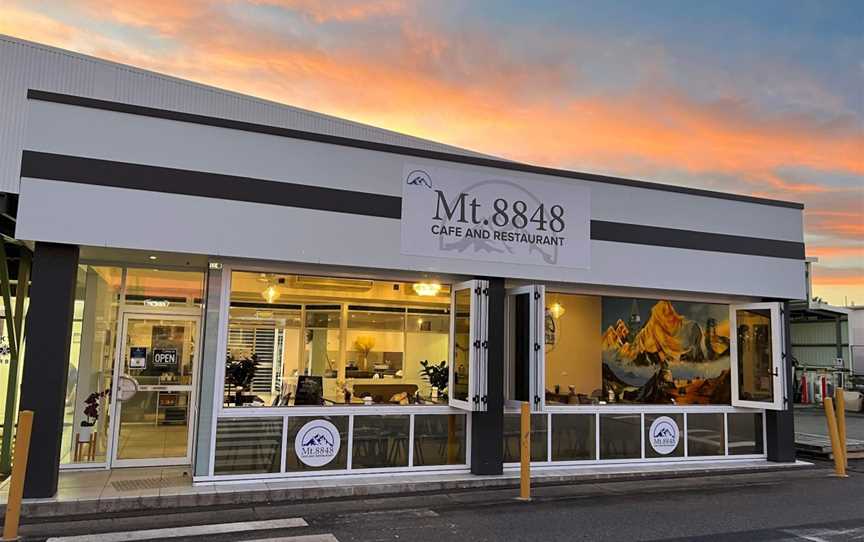 Mt. 8848 Cafe and Restaurant, Millner, NT