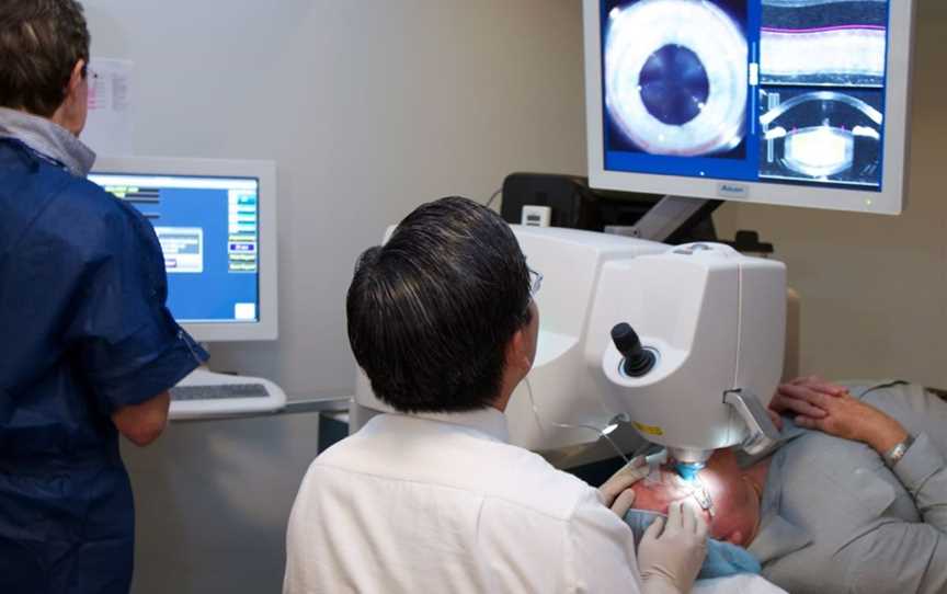 Murdoch Eye Centre Ophthalmologist performing eye test