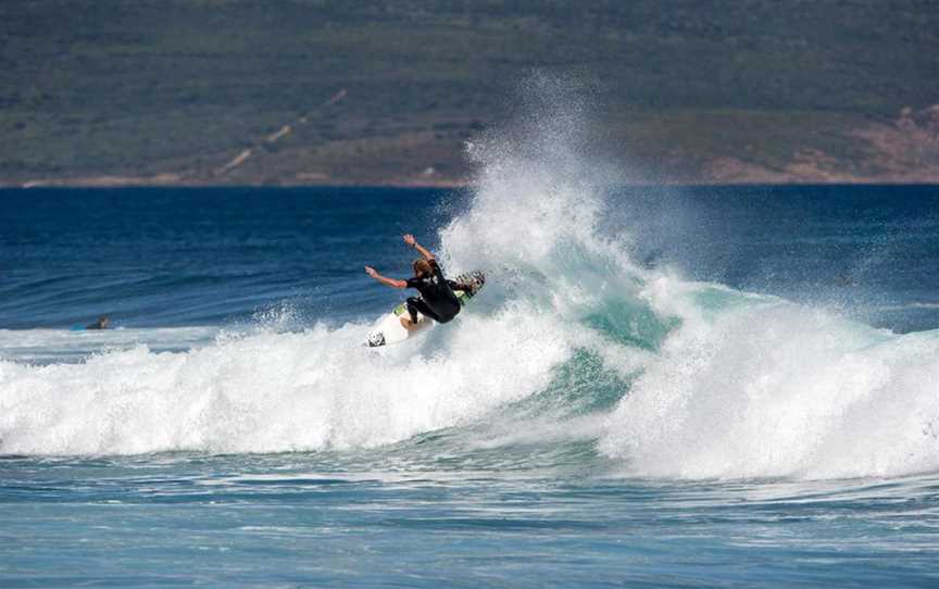 Surfing at Three Bears, Attractions in Yallingup