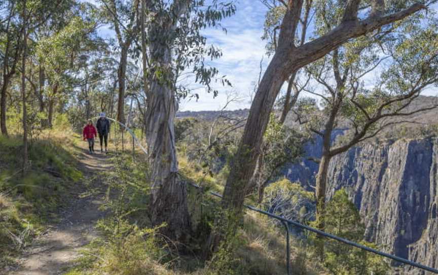 Apsley Gorge Rim Walking Track, Yarrowitch, NSW