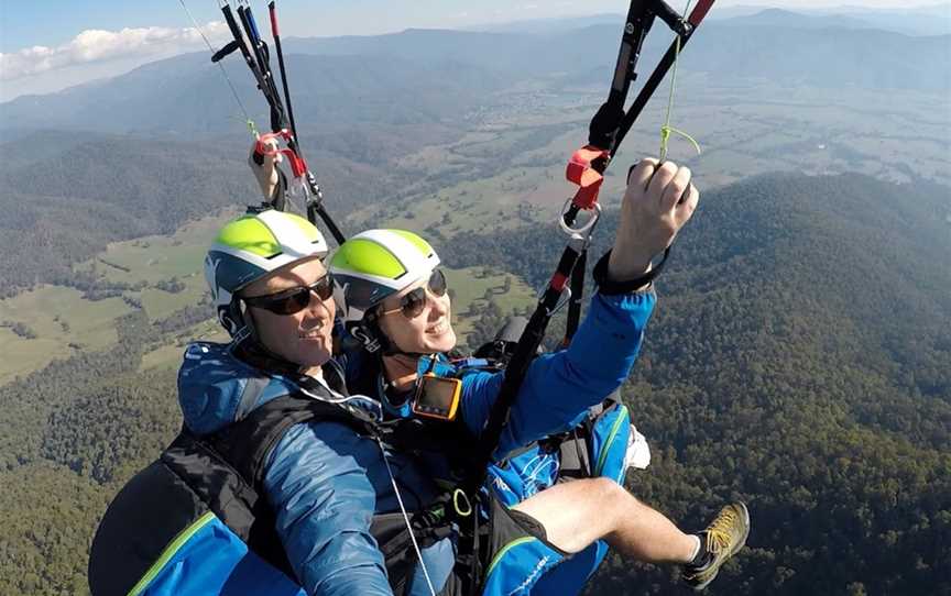 Airology Paragliding, Wandiligong, VIC