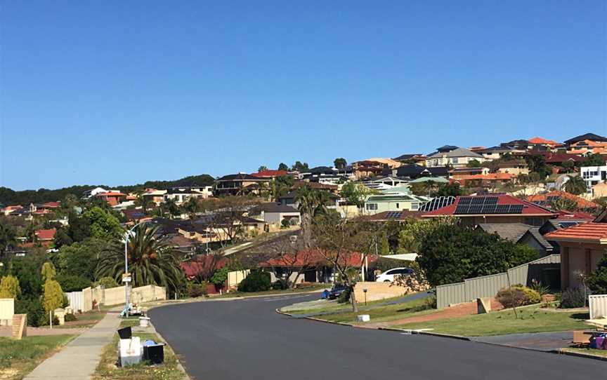 Houses in Kardinya, Western Australia, October 2021.jpg