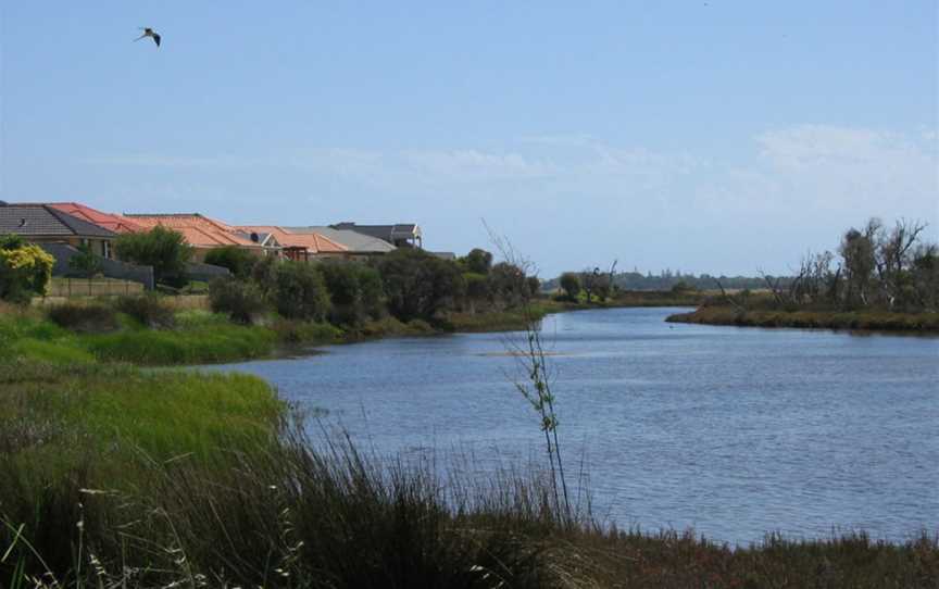 OIC pelican point houses on pickworth.jpg