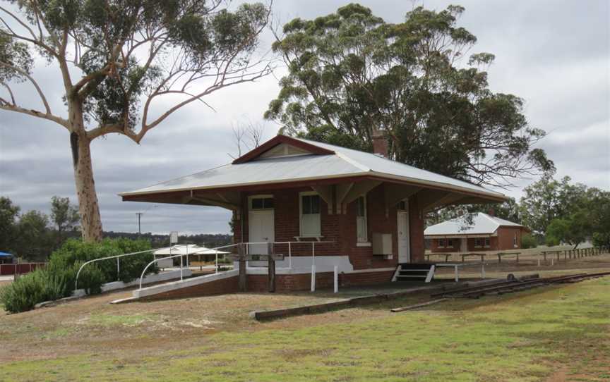 Darkan Railway Station, April 2021 01.jpg