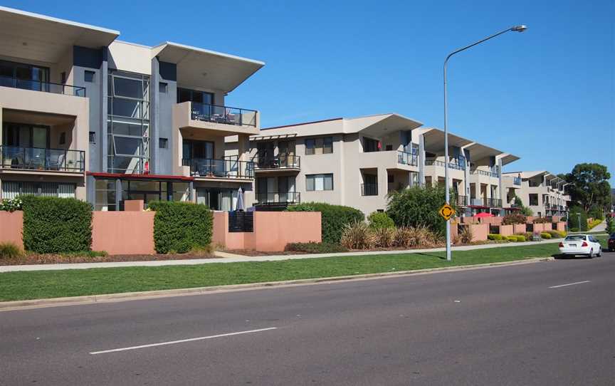 Apartments on Anketell St Greenway March 2014.jpg