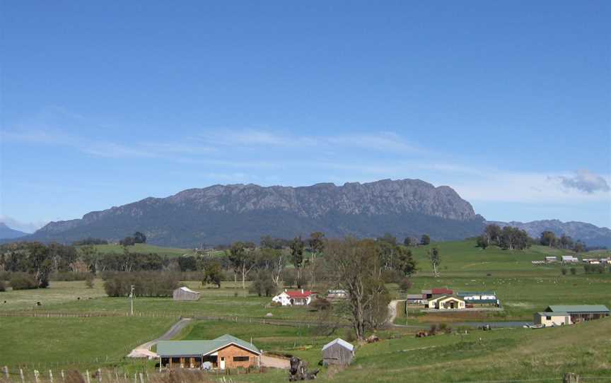 Mount Roland from lookout at Sheffield.jpg