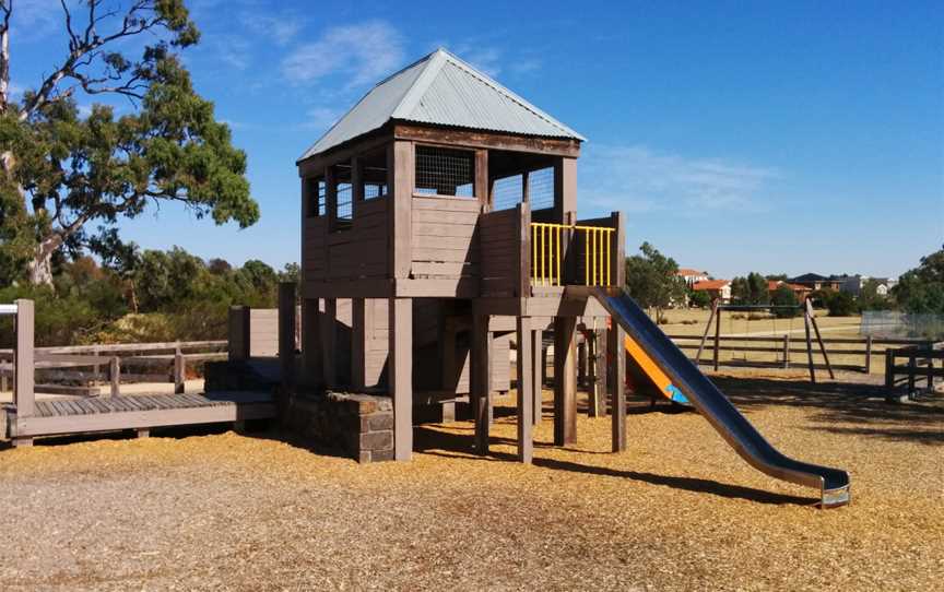 Mill Park Stables Playground - panoramio.jpg