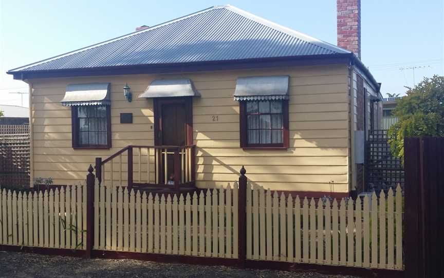 Prefabricated4roomweatherboardcladcottage C21 Brewongle Avenue Hamlyn Heights