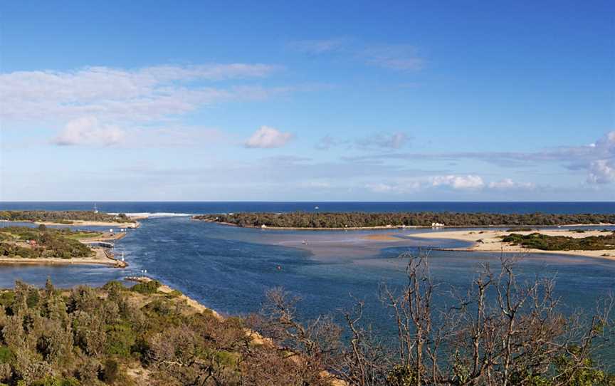 Lakes entrance pano.jpg