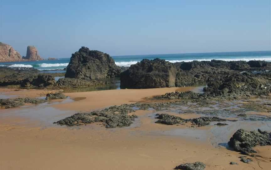 Capewoolbeachrocks.JPG