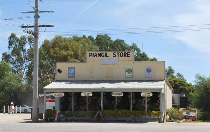 Piangil General Store002