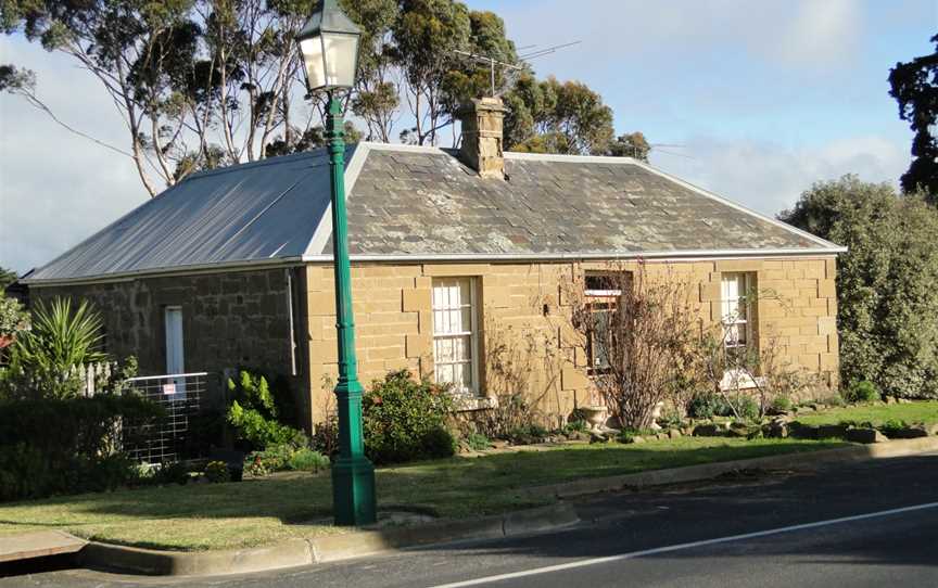 Stone house at Ceres Victoria.JPG