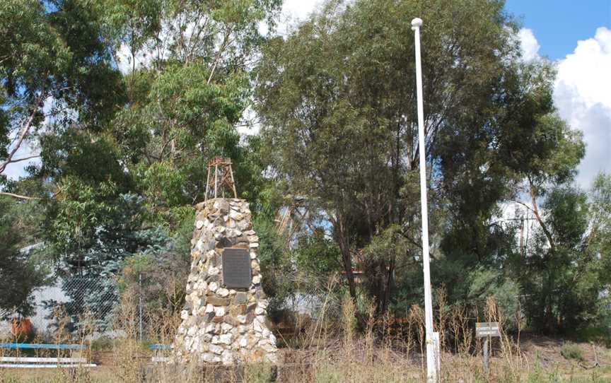 Tarnagulla Poverty Mine Monument