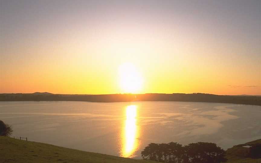 Lake Bullen Merri at Sunset.jpg