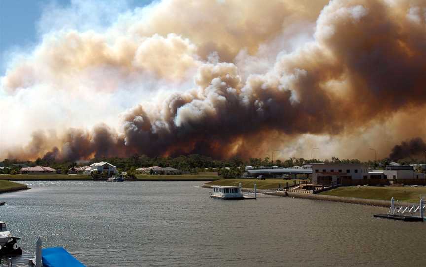 Sunshine Coast, Queensland - Pelican Waters Bush Fire.jpg
