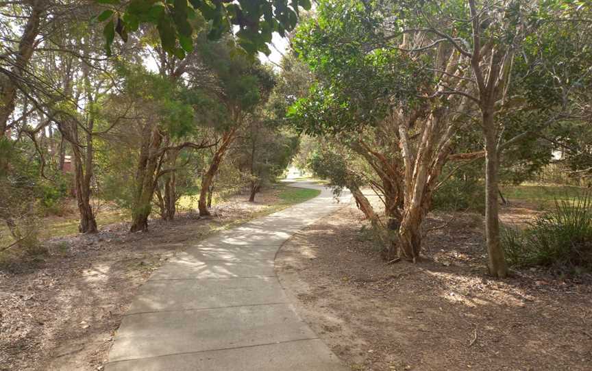 Pathway near Cowra Terrace.jpg