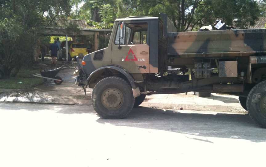 Australian Armytruckbeingusedinthefloodcleanup