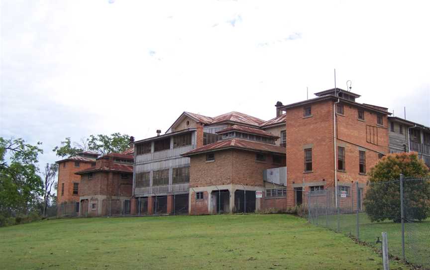 Woogaroo Lunatic Asylum, south face (abandoned) - panoramio.jpg