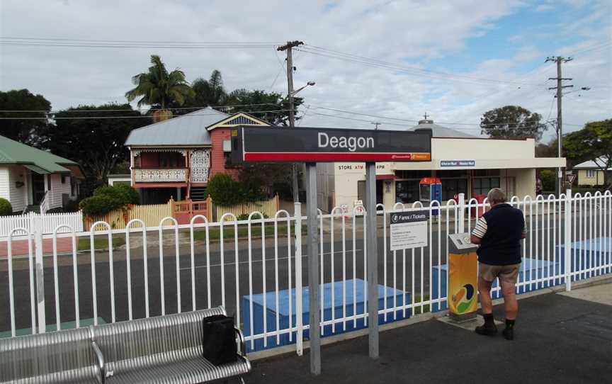 Deagon Railway Station, Queensland, June 2012.JPG