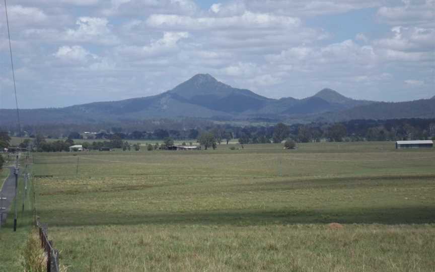 Flinders Peak from Cedar Grove, Queensland.jpg