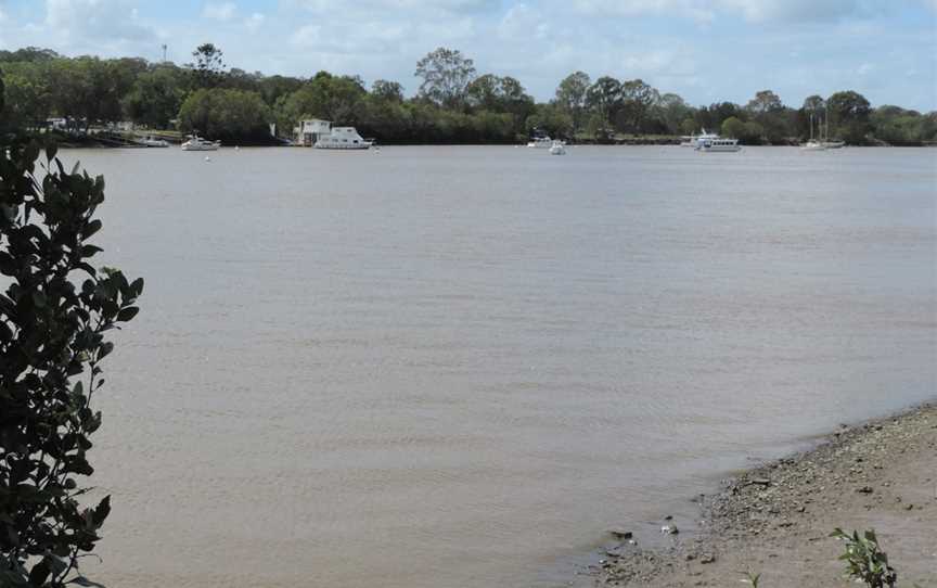 Logan River at Carbrook (left) and Alberton (right), 2014.JPG