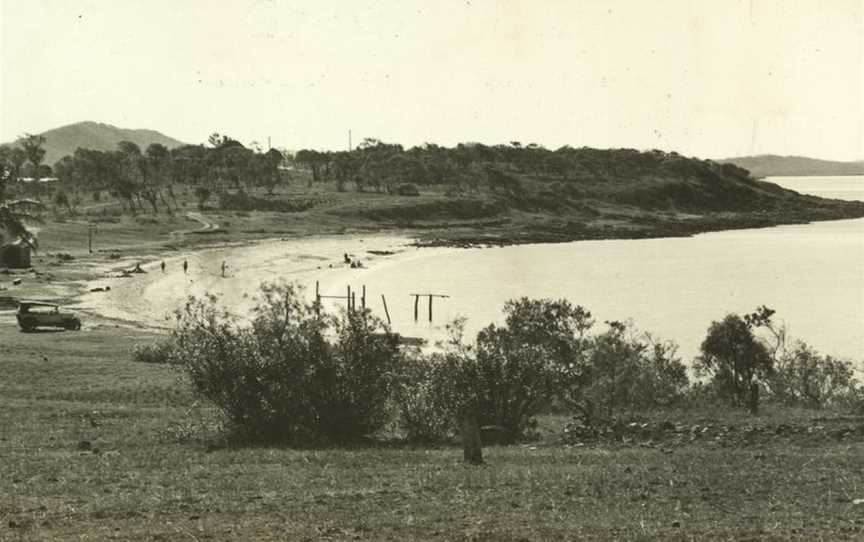 StateLibQld 1 242083 Barney Point Beach, Gladstone, 1937-1938.jpg