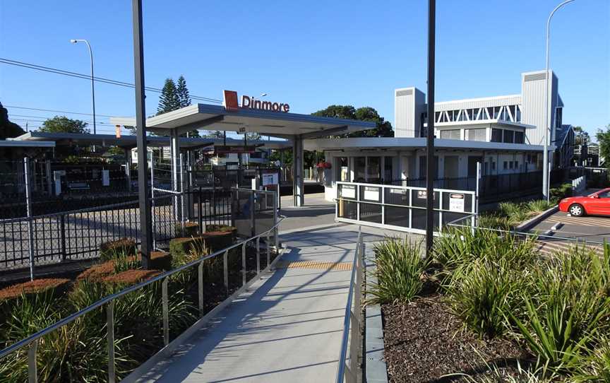 A UQld Dinmorerailstationentrancetoplatform2021