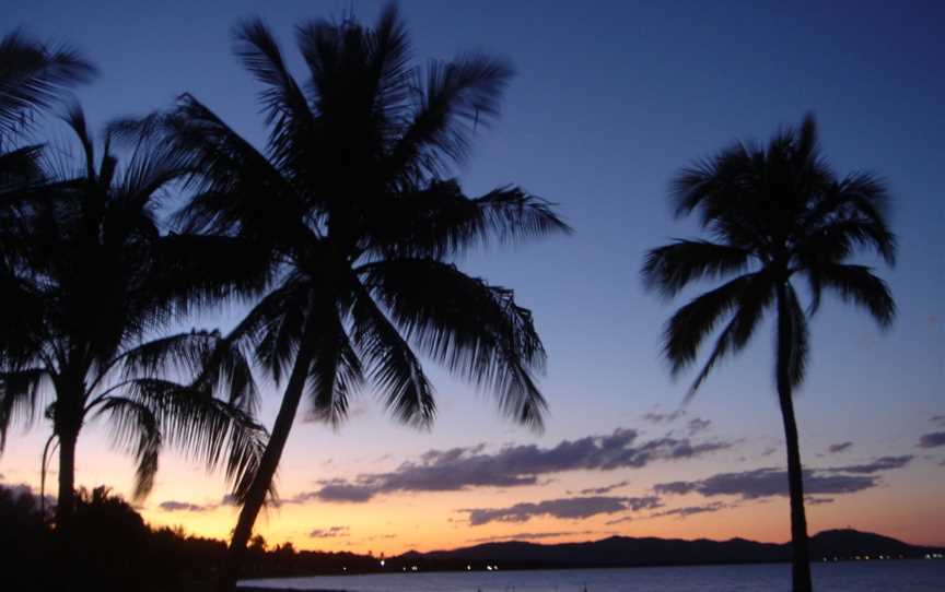 Dusk at Rowes Bay, Townsville.jpg