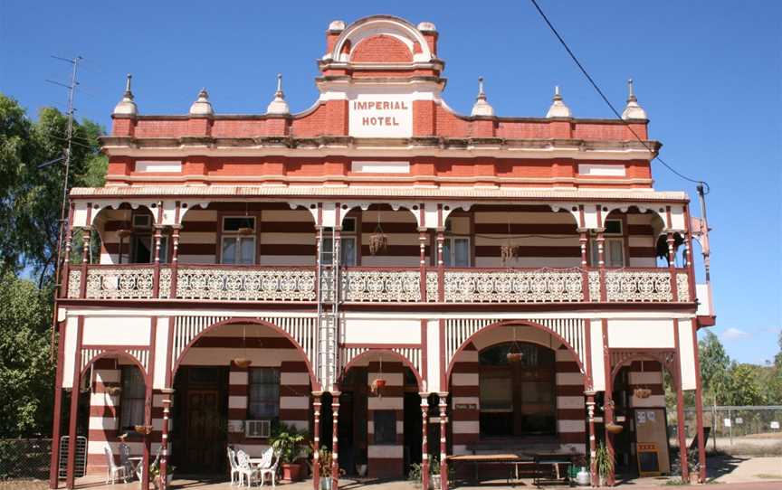 Imperial-hotel-ravenswood-outback-queensland-australia.JPG