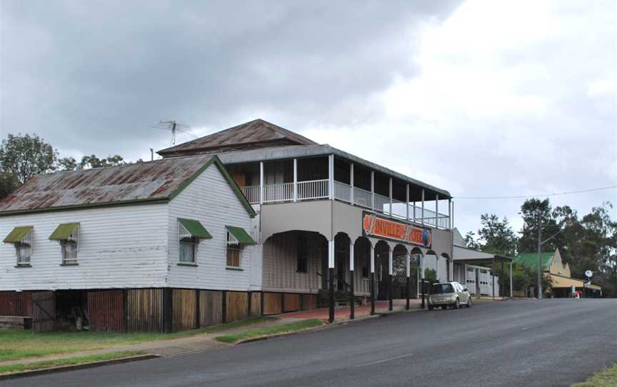 Linville Hotel & General Store.JPG