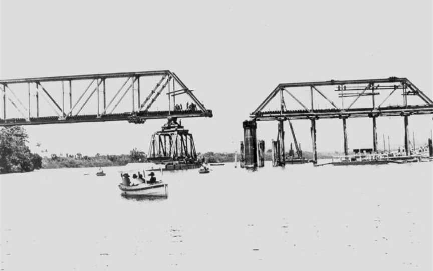 StateLibQld 1 270245 Daradgee Railway Bridge, 1924.jpg