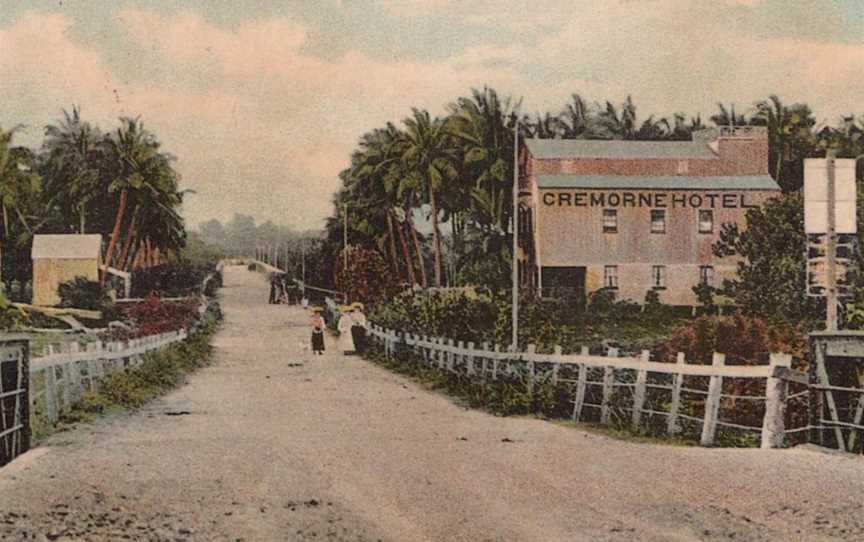 Cremorne Hotel on Barne's Creek Road, Mackay, Qld - very early 1900s.jpg
