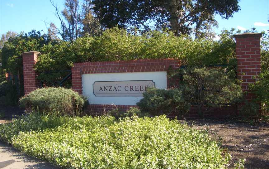 Wattle Grove Anzac Creek1