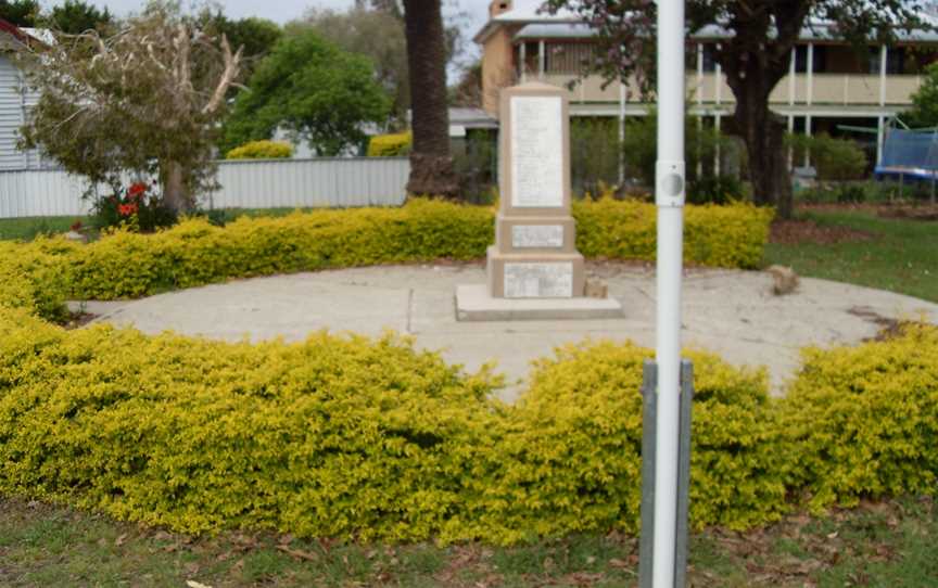Ulmarra NSW war-memorial.JPG