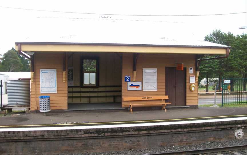 Wingello railway station platform 2 waiting room.jpg