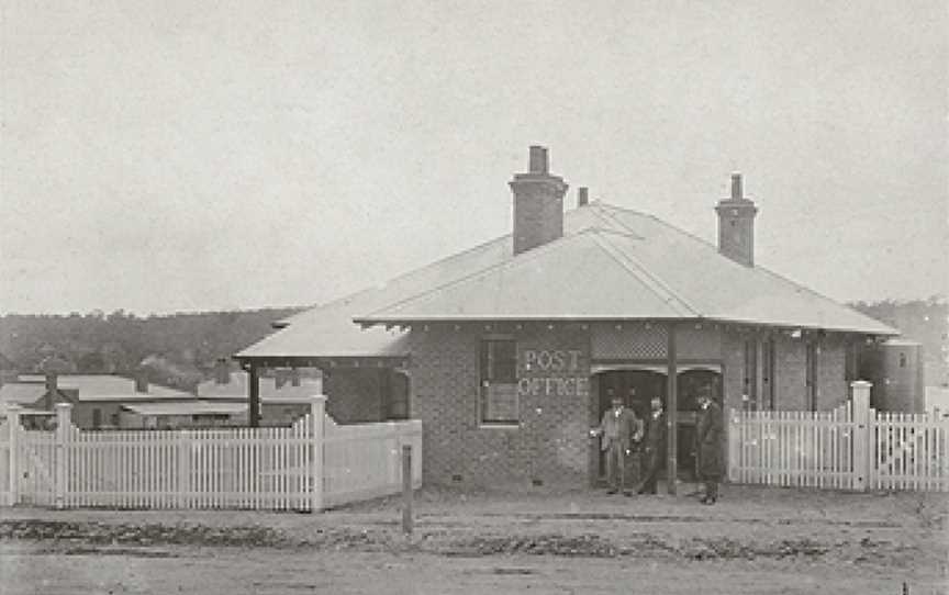 Newbridge Post Office during the early 20th Century.
