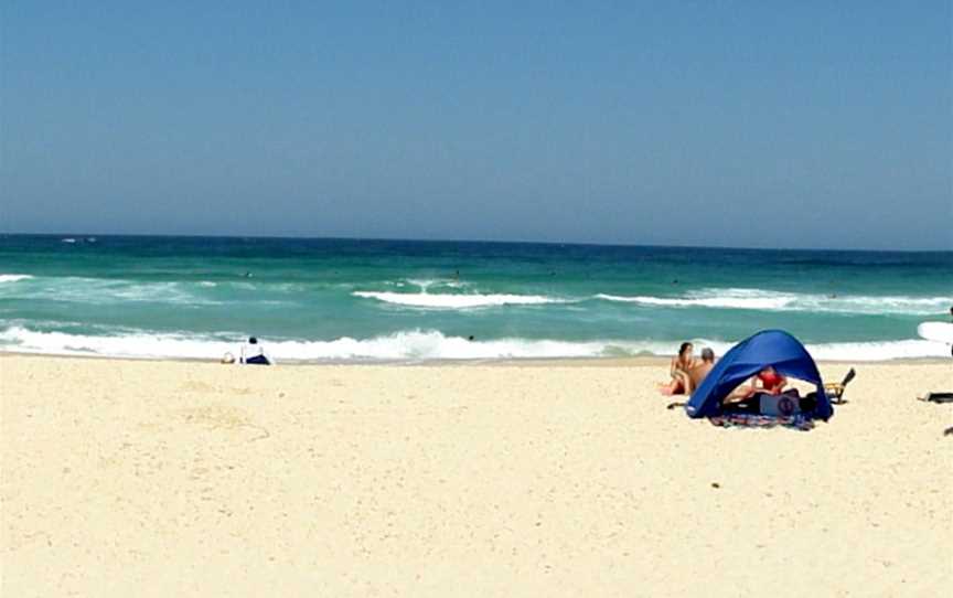 Blueys Beach - panoramio.jpg