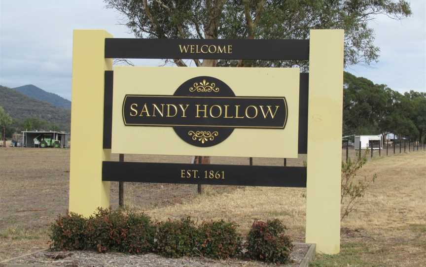 Sandy Hollowsign