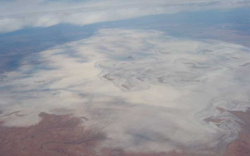 Aerial view Lake Frome.jpg