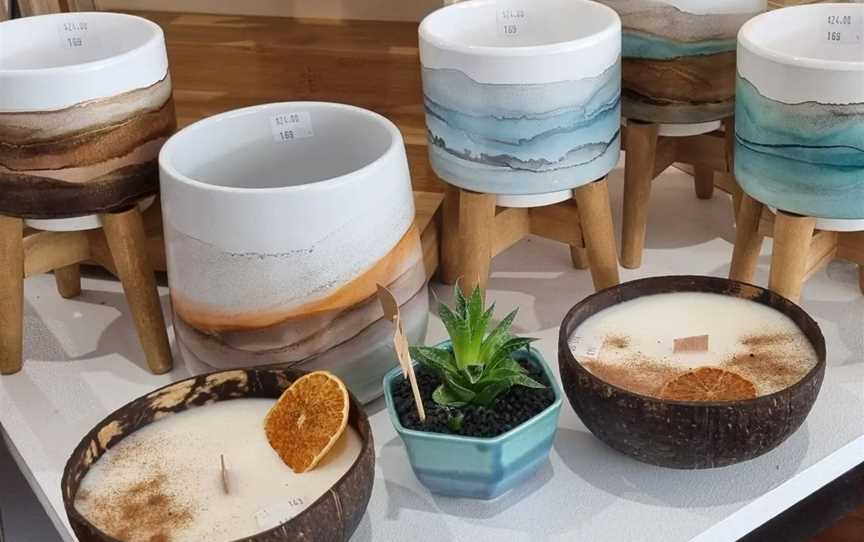 Glorious candles and resin pots